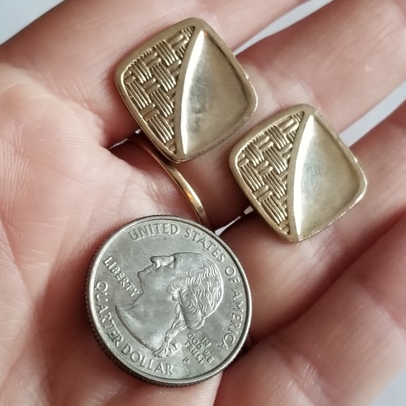 Vintage cufflinks gold tone cuff links basketweave texture - Picture 7 of 9